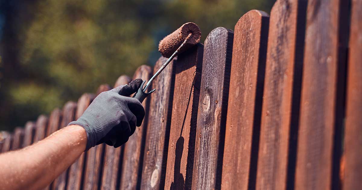 When Should You Stain or Seal Your New Wooden Fence?